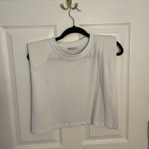 NEVER WORN ZARA WHITE TEE WITH SHOULDER PADS